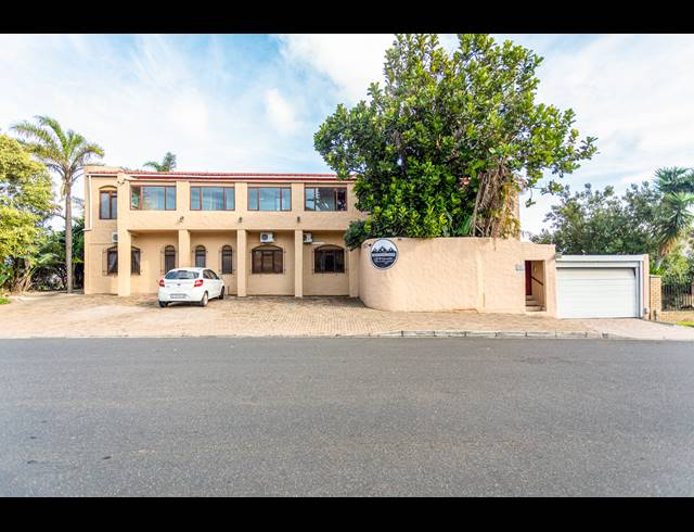 1,600M² GUESTHOUSE FOR SALE IN PANORAMA